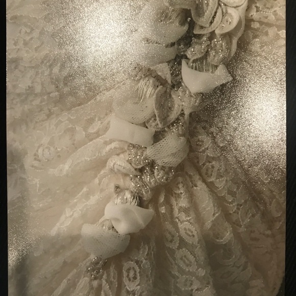 BADGLEY MISCHKA Wedding Gown! - Picture 7 of 8